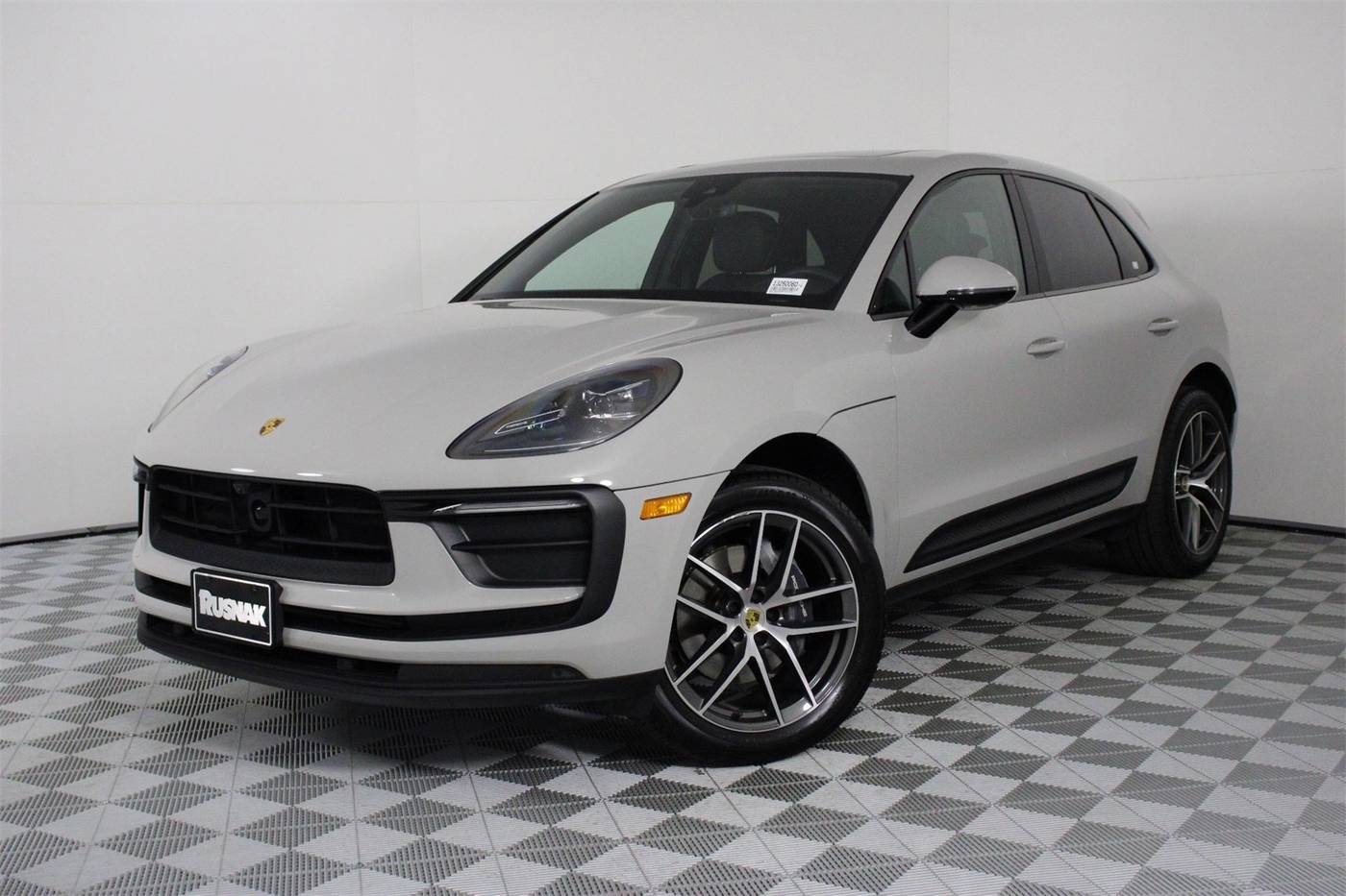 2025 Porsche Macan Macan — SUV — 5,895 mi — Pasadena, CA