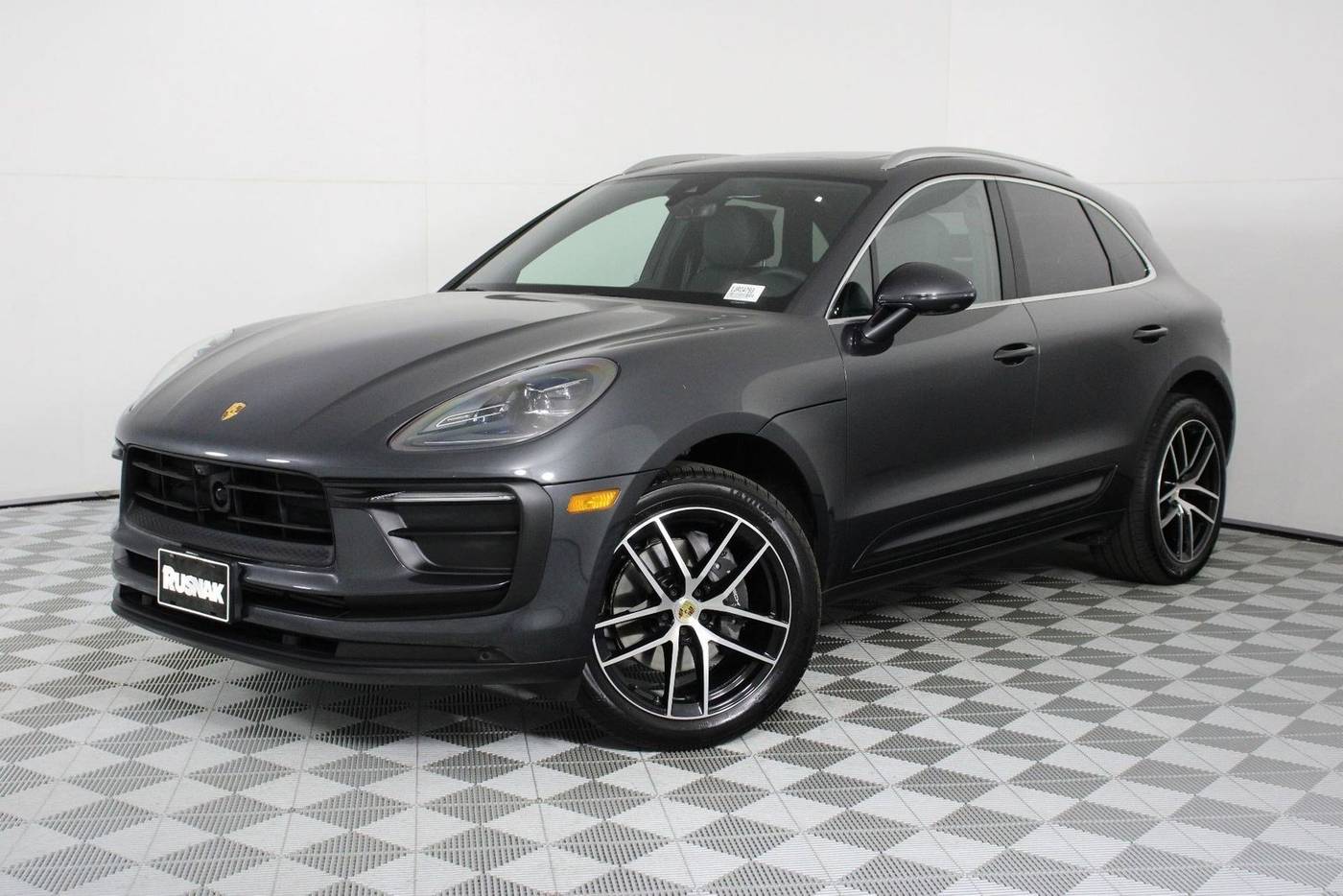 2025 Porsche Macan Macan — SUV — 3,606 mi — Pasadena, CA