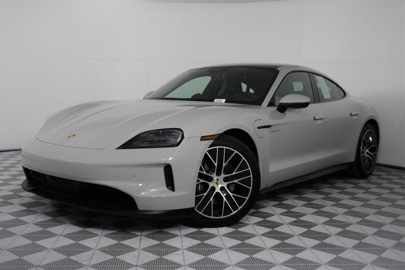 2025 Porsche Taycan 4 — Sedan — 5,576 mi — Pasadena, CA