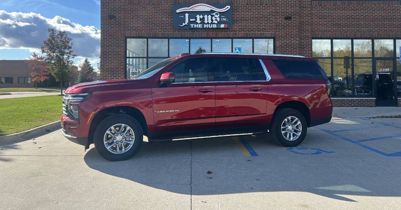 2025 Chevrolet Suburban LT — SUV — 18,027 mi — Macomb, MI