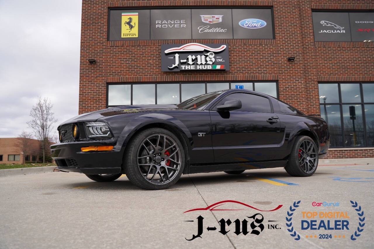 2005 Ford Mustang GT Premium — Coupe — 26,985 mi — Macomb, MI