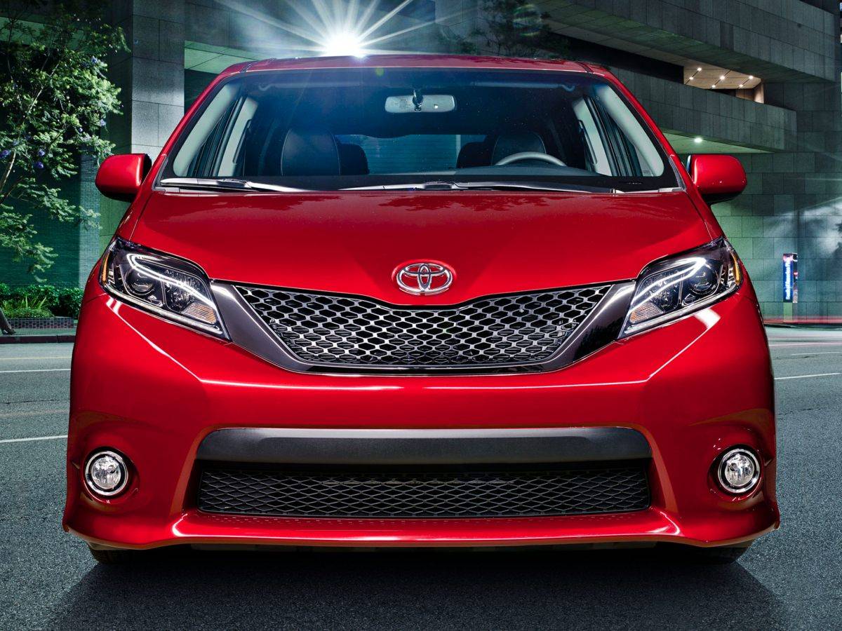 2017 Toyota Sienna L — Minivan — 85,289 mi — Irvine, CA