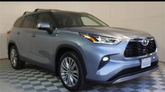 2022 Toyota Highlander Platinum — SUV — 33,208 mi — Irvine, CA
