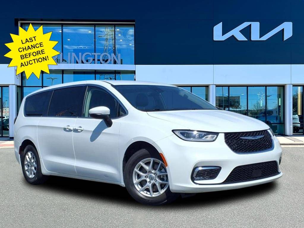 2023 Chrysler Pacifica Touring L — Minivan — 67,843 mi — Burlington, NC