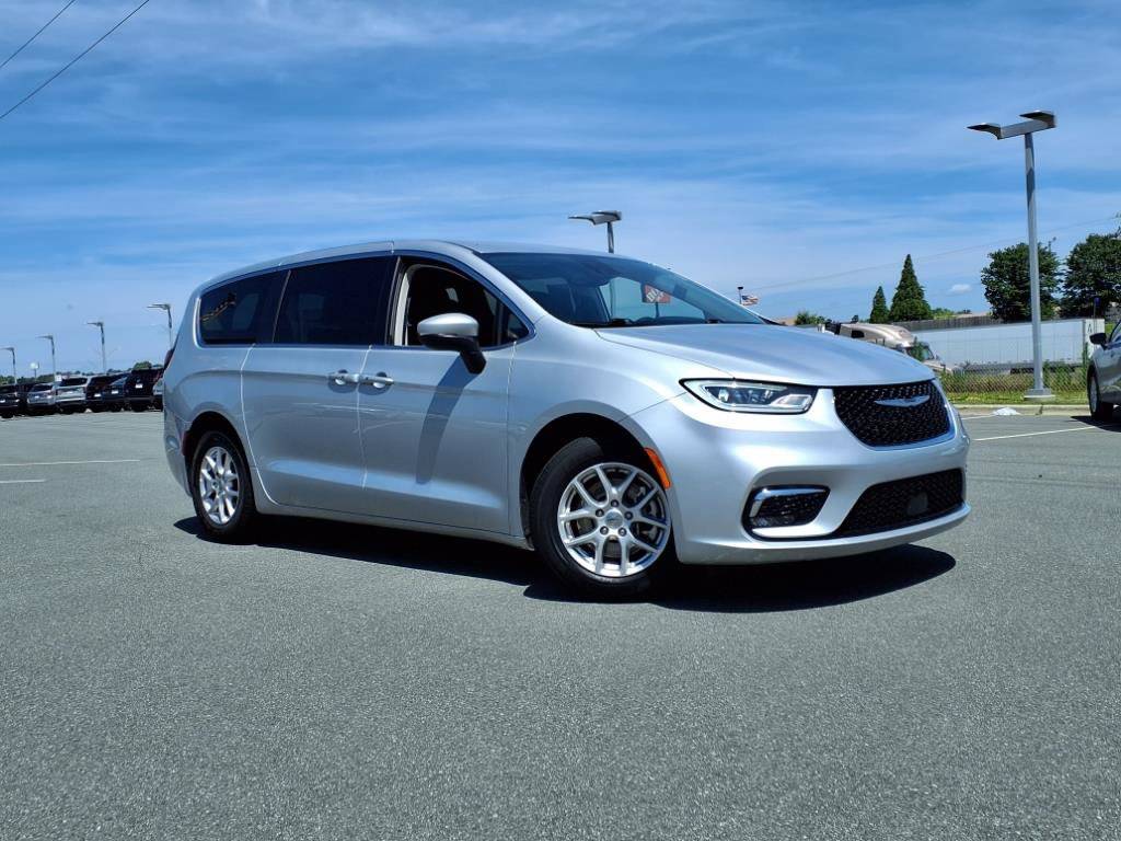 2023 Chrysler Pacifica Touring L — Minivan — 64,062 mi — Burlington, NC