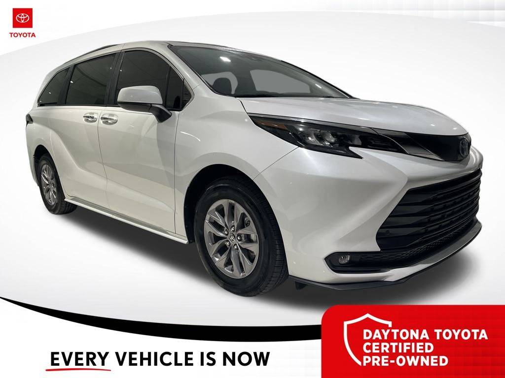 2025 Toyota Sienna XLE — Minivan — 13,117 mi — Daytona Beach, FL