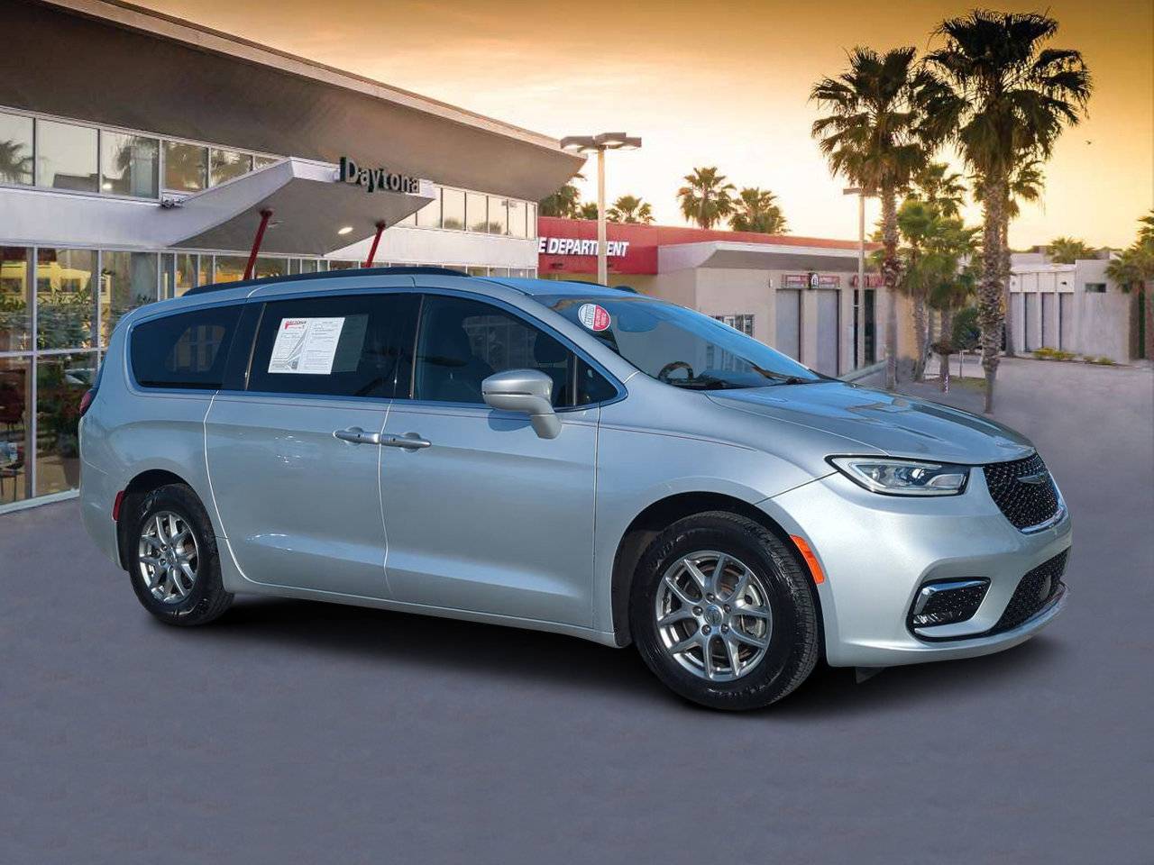 2022 Chrysler Pacifica Touring — Minivan — 56,770 mi — Daytona Beach, FL