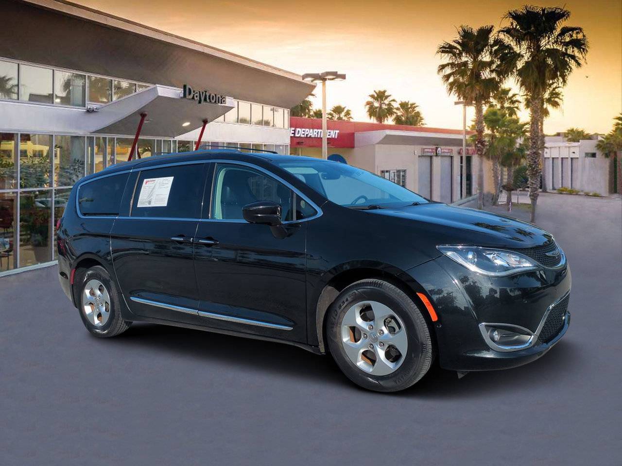 2017 Chrysler Pacifica Touring L Plus — Minivan — 86,623 mi — Daytona Beach, FL