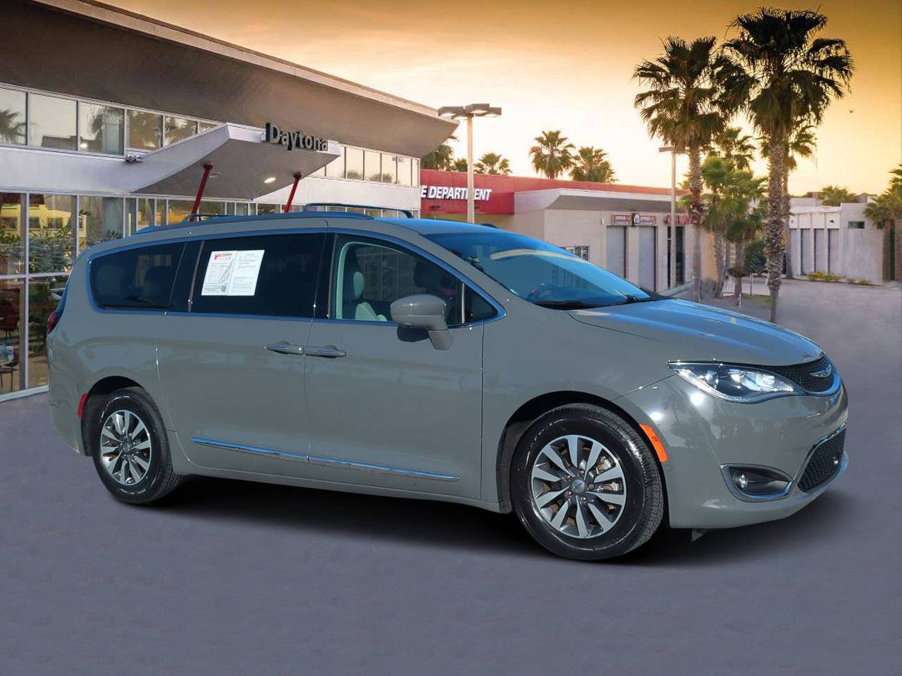 2020 Chrysler Pacifica Touring L Plus — Minivan — 46,600 mi — Daytona Beach, FL