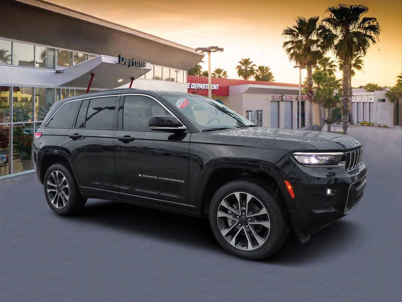 2024 Jeep Grand Cherokee Overland — SUV — 4,796 mi — Daytona Beach, FL