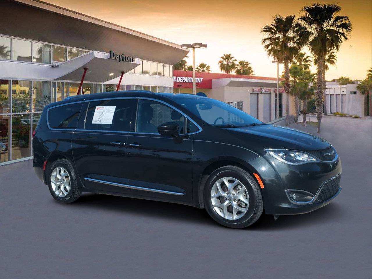 2020 Chrysler Pacifica Touring L — Minivan — 67,244 mi — Daytona Beach, FL