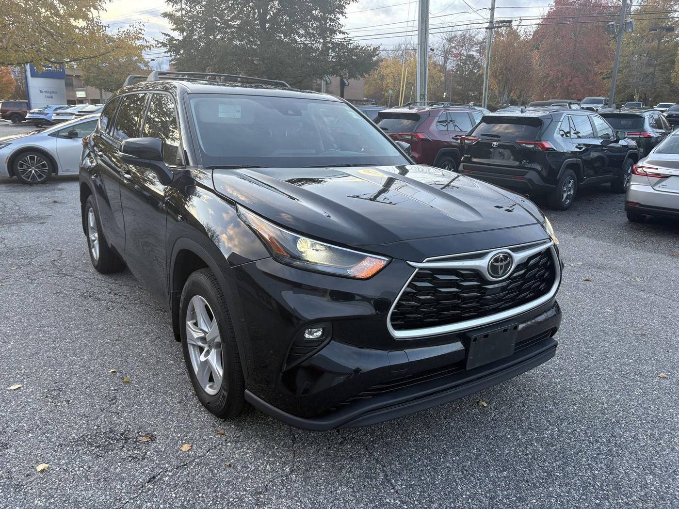 2022 Toyota Highlander LE — SUV — 32,236 mi — Torrington, CT