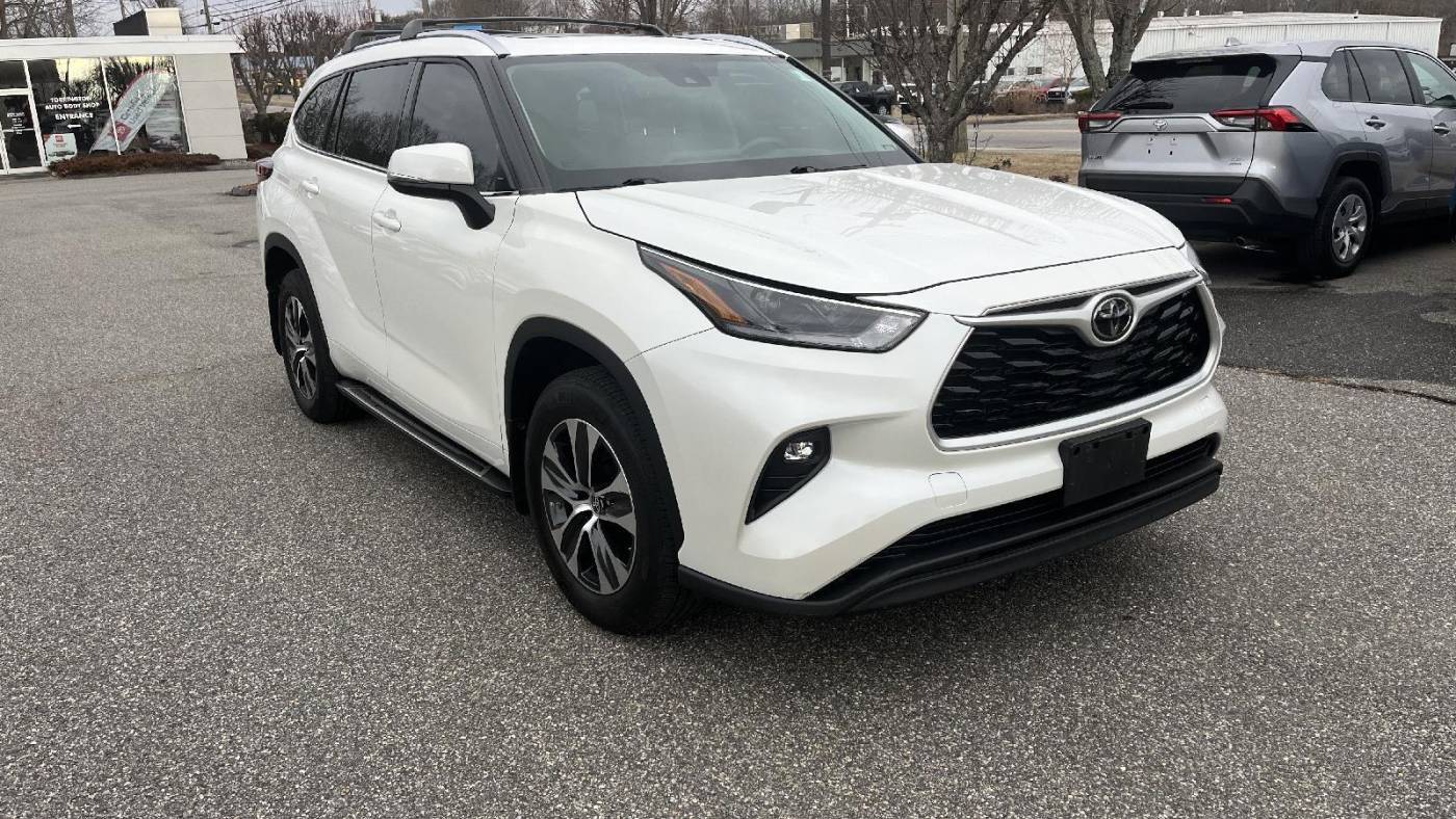 2021 Toyota Highlander XLE — SUV — 31,725 mi — Torrington, CT