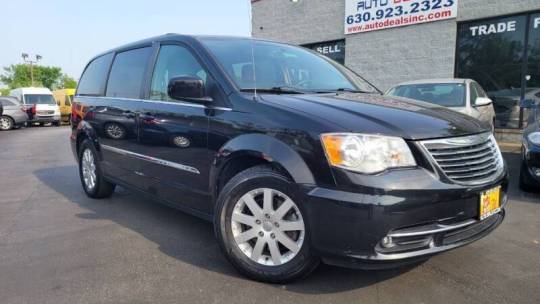 2015 Chrysler Town & Country Touring — Minivan — 131,560 mi — Roselle, IL