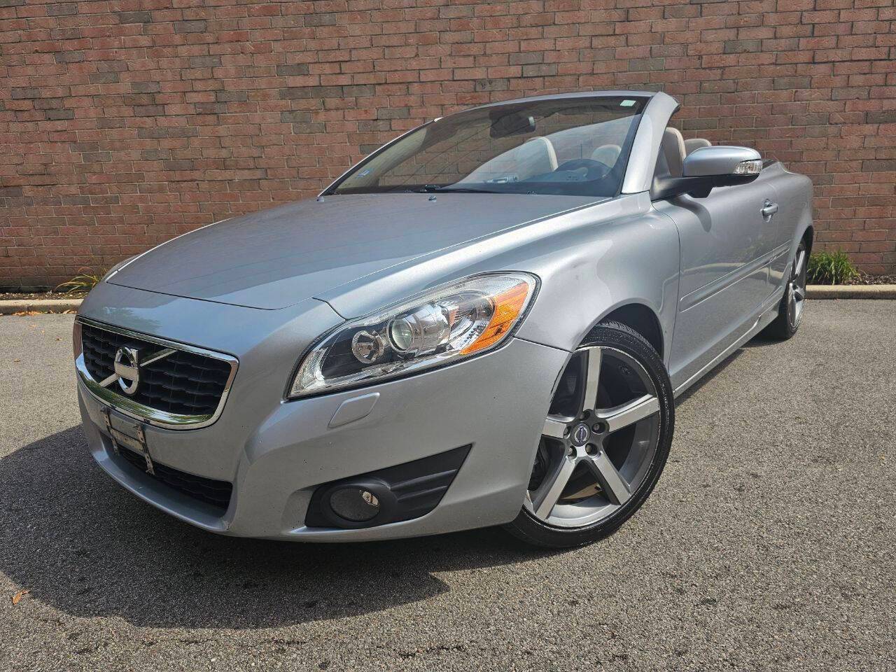 2011 Volvo C70 T5 — Convertible — 133,110 mi — Roselle, IL