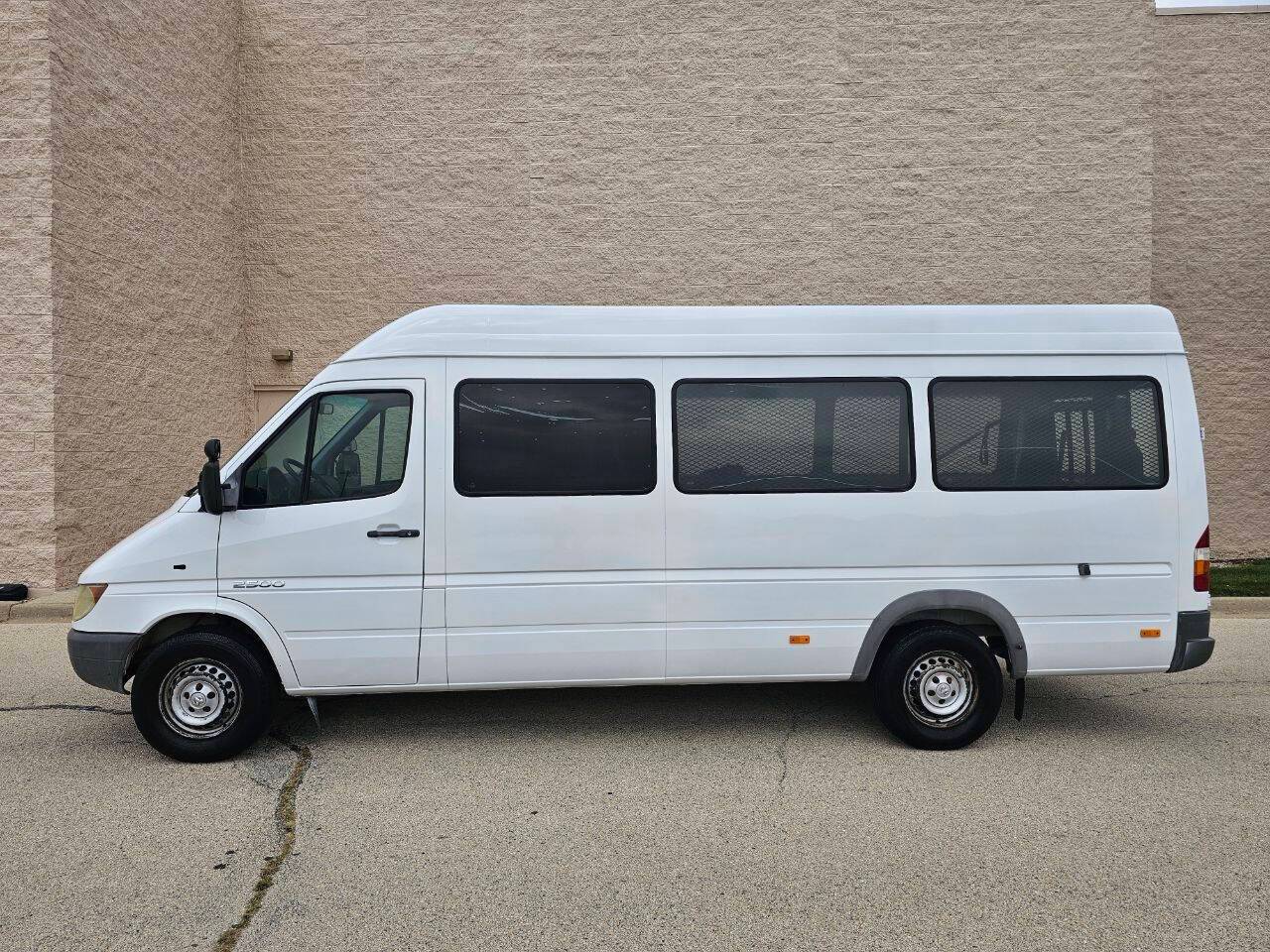 2005 Dodge Sprinter 2500 — Cargo Van — 61,747 mi — Roselle, IL