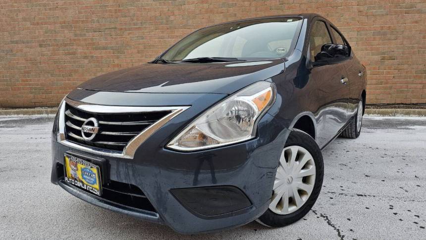 2015 Nissan Versa 1.6 SV — Sedan — 134,847 mi — Roselle, IL