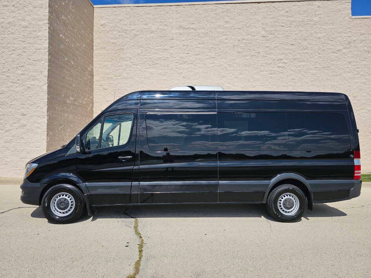2018 Mercedes-Benz Sprinter Crew Van 2500 — Passenger Van — 189,543 mi — Roselle, IL