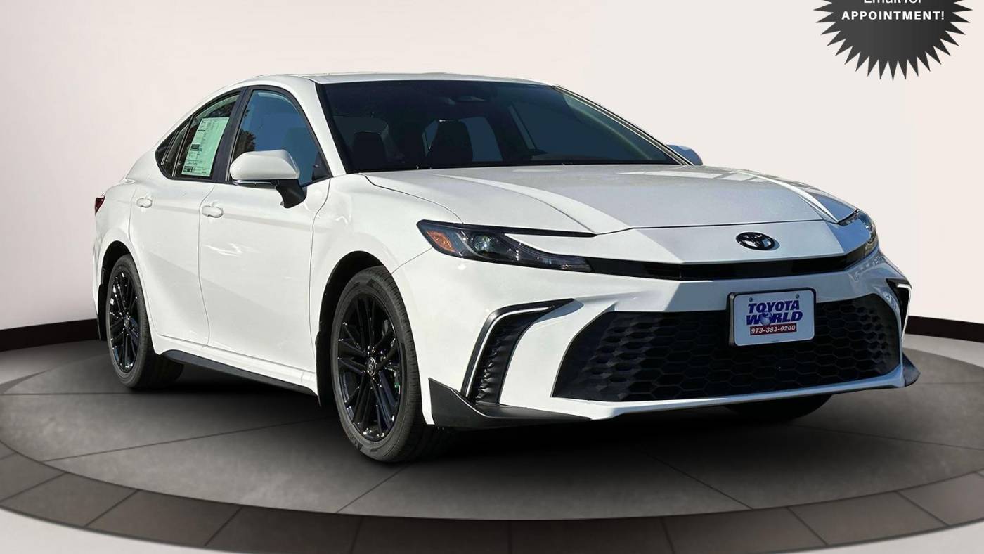 2025 Toyota Camry Hybrid LE — Sedan — 10,285 mi — Clinton, NJ