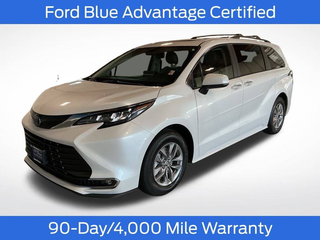 2024 Toyota Sienna XLE — Minivan — 12,120 mi — Beaverton, OR