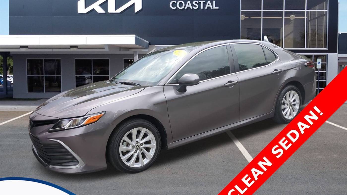 2022 Toyota Camry LE — Sedan — 21,397 mi — Wilmington, NC