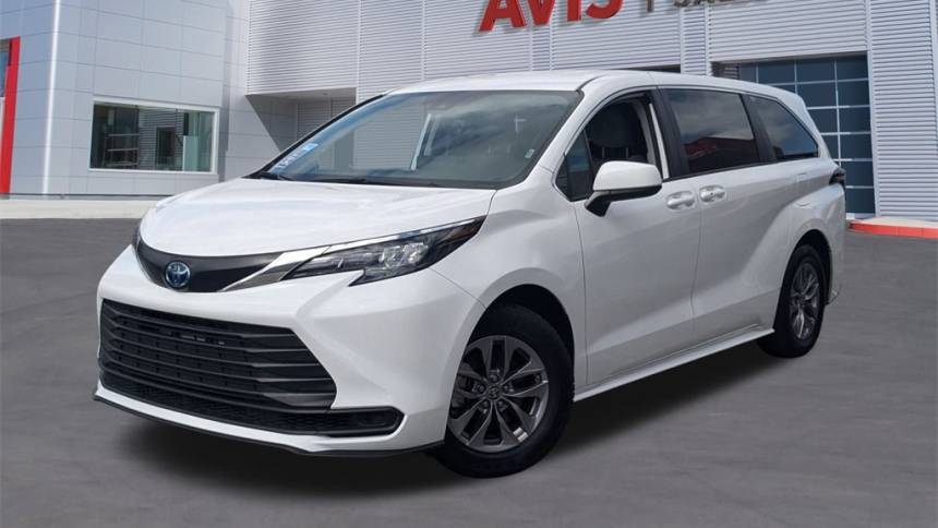 2024 Toyota Sienna LE — Minivan — 26,755 mi — Pompano Beach, FL