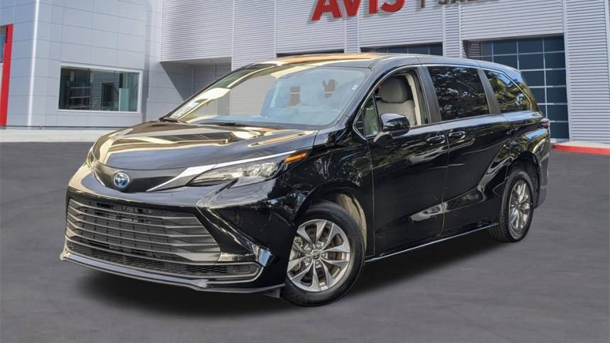 2024 Toyota Sienna LE — Minivan — 24,285 mi — Pompano Beach, FL