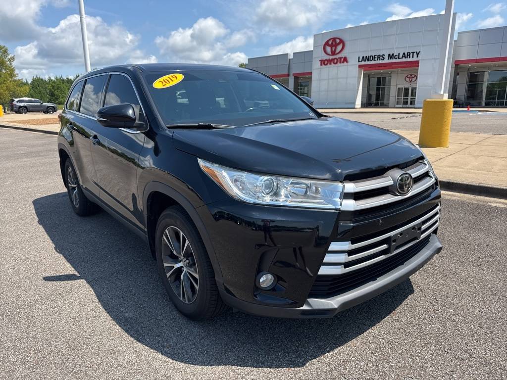 2019 Toyota Highlander LE V6 — SUV — 50,500 mi — Fayetteville, TN