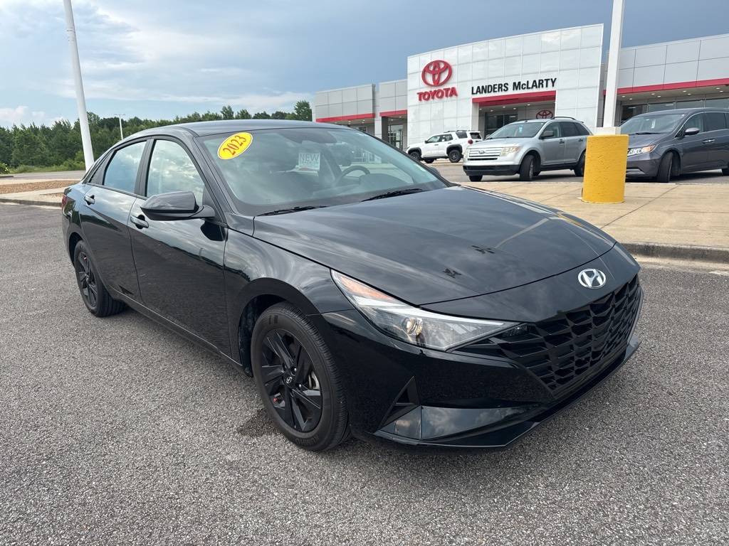 2023 Hyundai Elantra SEL — Sedan — 3,356 mi — Fayetteville, TN