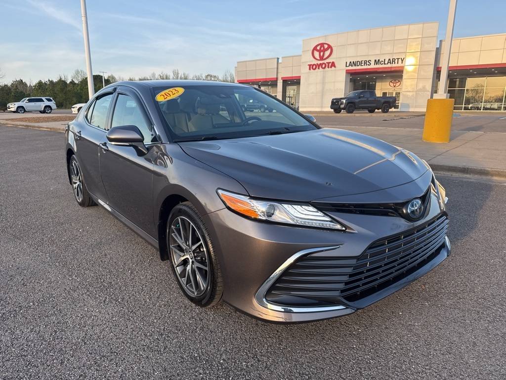 2023 Toyota Camry Hybrid XLE — Sedan — 20,579 mi — Fayetteville, TN