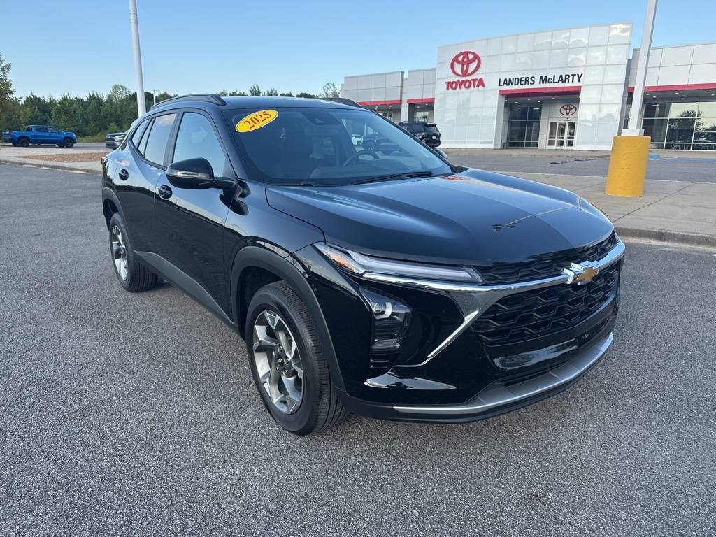 2025 Chevrolet Trax LT — SUV — 2,477 mi — Fayetteville, TN