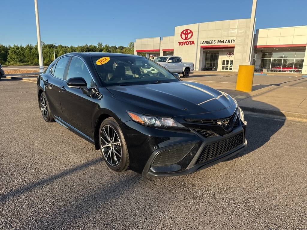 2024 Toyota Camry SE — Sedan — 43,645 mi — Fayetteville, TN