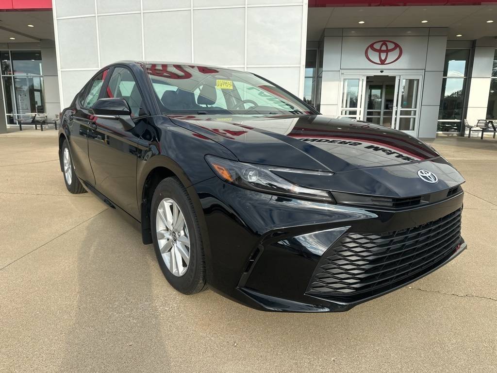 2025 Toyota Camry Hybrid LE — Sedan — 201 mi — Fayetteville, TN