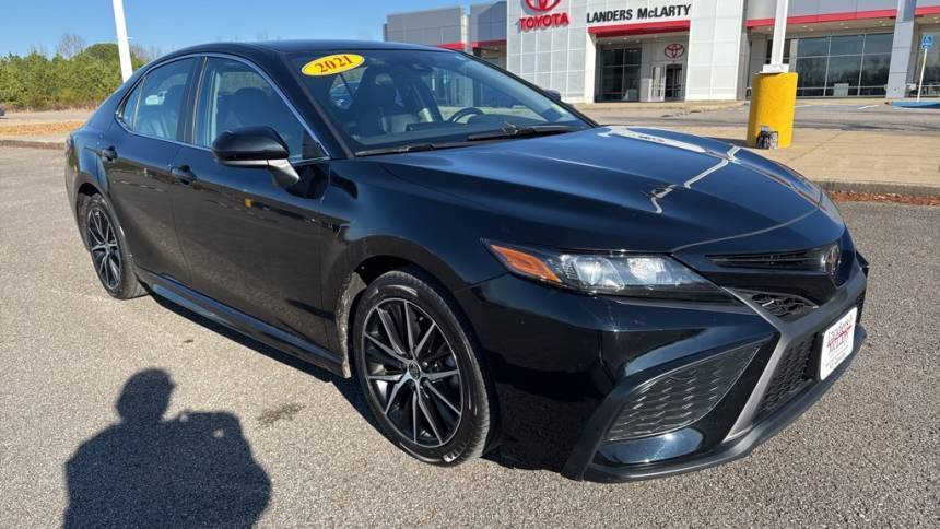 2021 Toyota Camry SE — Sedan — 53,689 mi — Fayetteville, TN