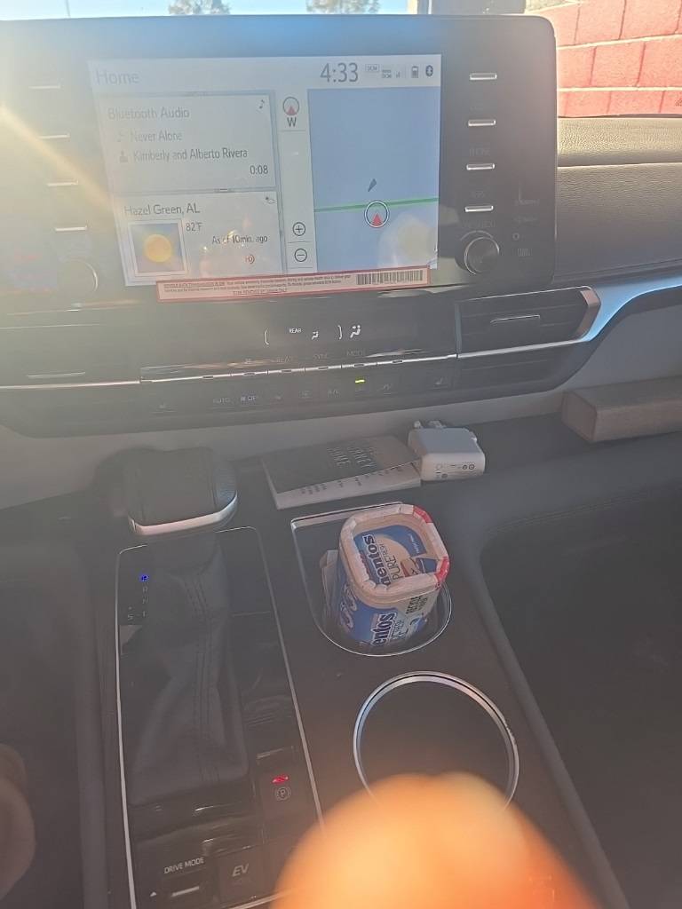 2022 Toyota Sienna XLE — Minivan — 69,509 mi — Fayetteville, TN