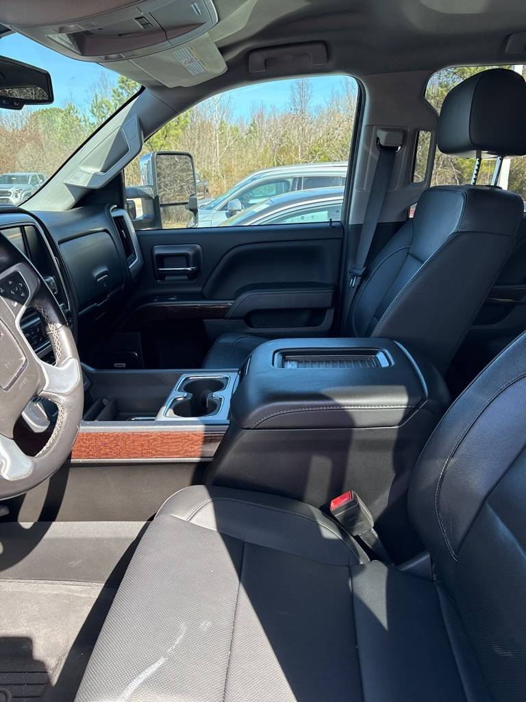 2019 GMC Sierra 2500HD SLT — Pickup Truck — 58,058 mi — Fayetteville, TN