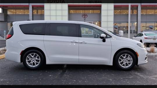 2023 Chrysler Pacifica Touring L — Minivan — 61,023 mi — Mount Laurel, NJ