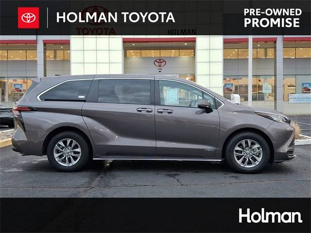 2021 Toyota Sienna LE — Minivan — 69,232 mi — Mount Laurel, NJ
