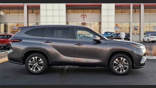 2024 Toyota Highlander LE — SUV — 23,173 mi — Mount Laurel, NJ