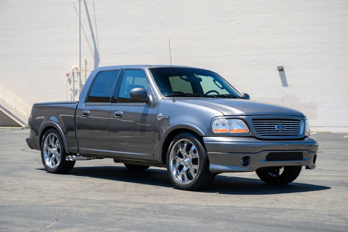 2002 Ford F-150 Harley-Davidson — Pickup Truck — 125,322 mi — Sacramento, CA