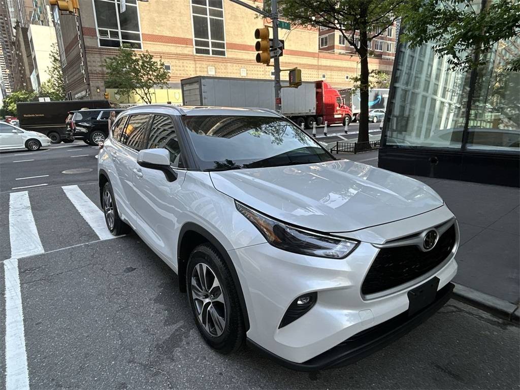 2022 Toyota Highlander XLE — SUV — 45,392 mi — New York, NY