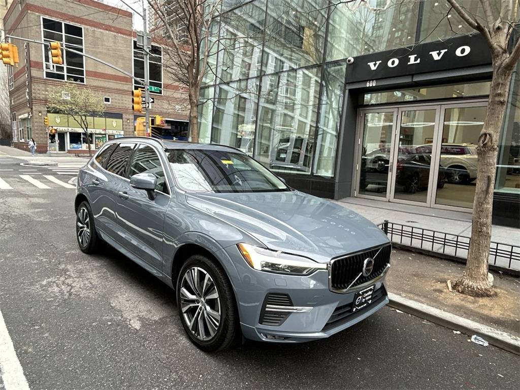 2022 Volvo XC60 Momentum — SUV — 27,280 mi — New York, NY