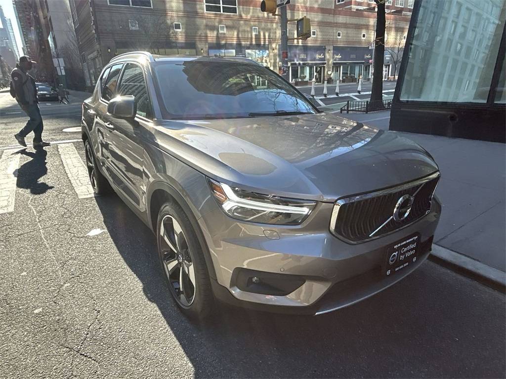 2022 Volvo XC40 Momentum — SUV — 11,798 mi — New York, NY