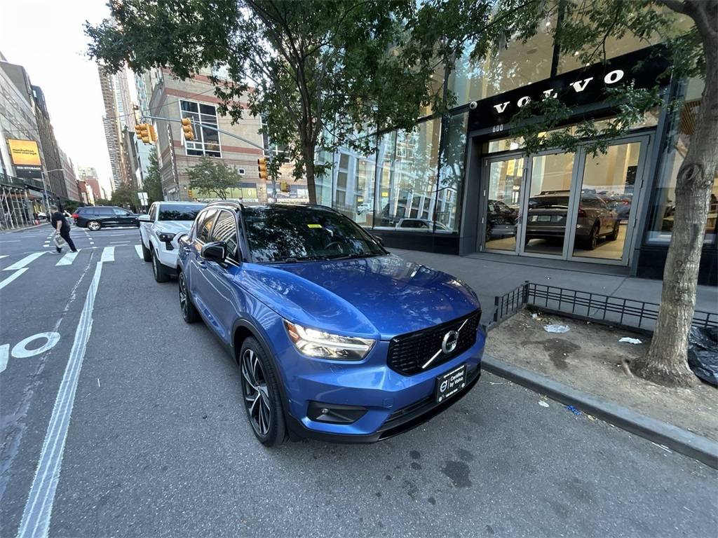 2021 Volvo XC40 R-Design — SUV — 32,993 mi — New York, NY