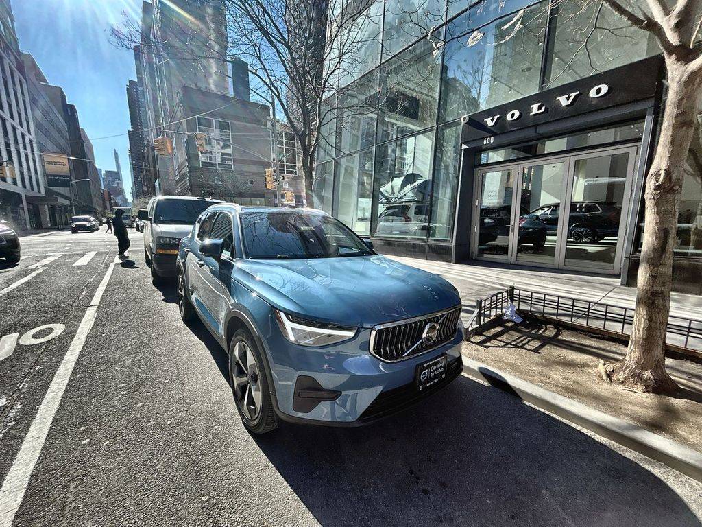 2024 Volvo XC40 Core — SUV — 5,691 mi — New York, NY