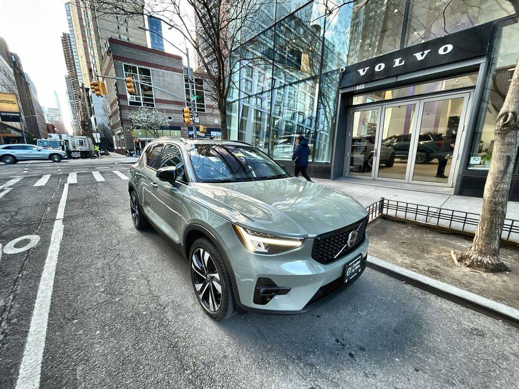 2023 Volvo XC40 Plus — SUV — 25,017 mi — New York, NY