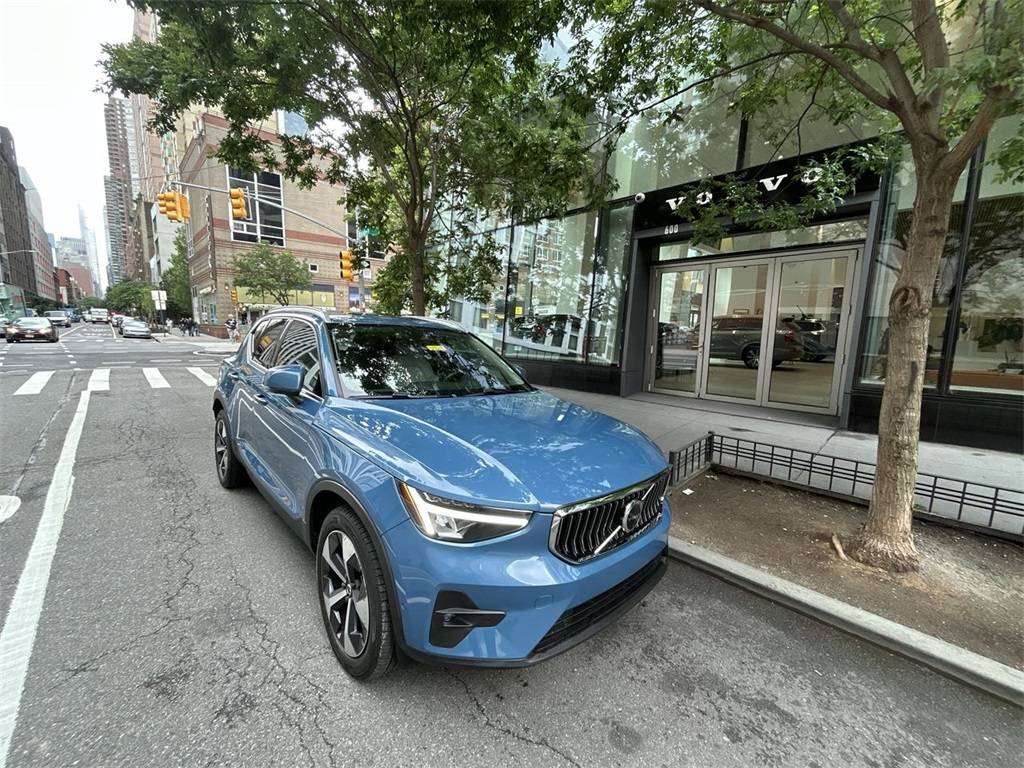 2023 Volvo XC40 Plus — SUV — 35,521 mi — New York, NY