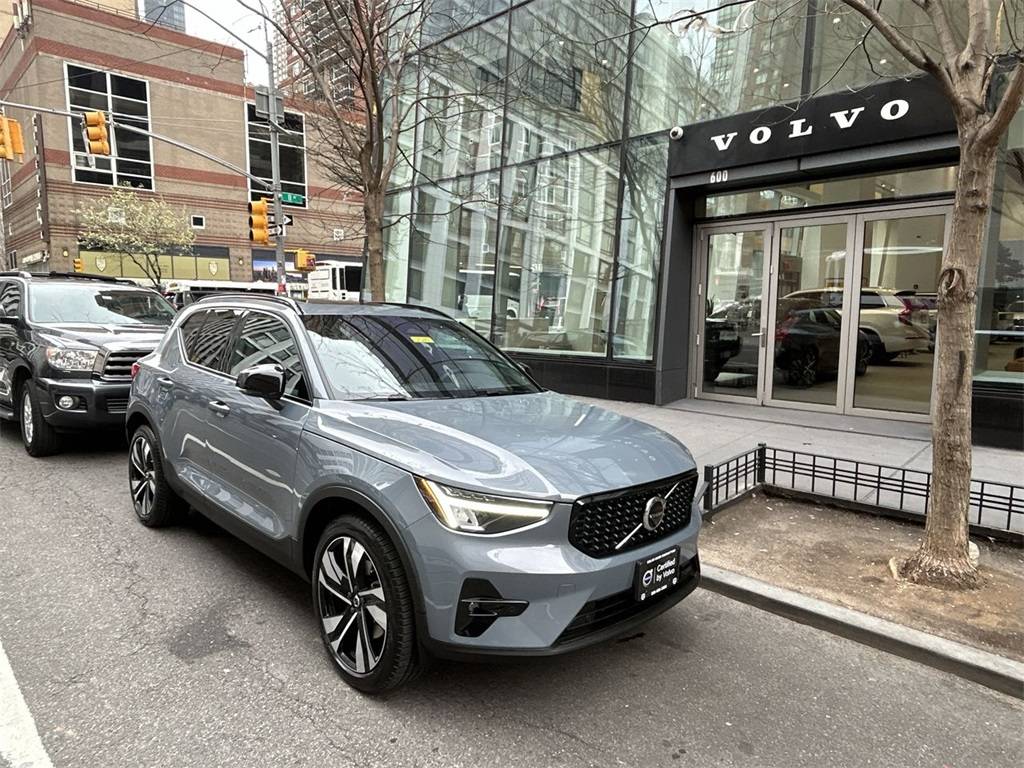 2023 Volvo XC40 Plus — SUV — 21,785 mi — New York, NY