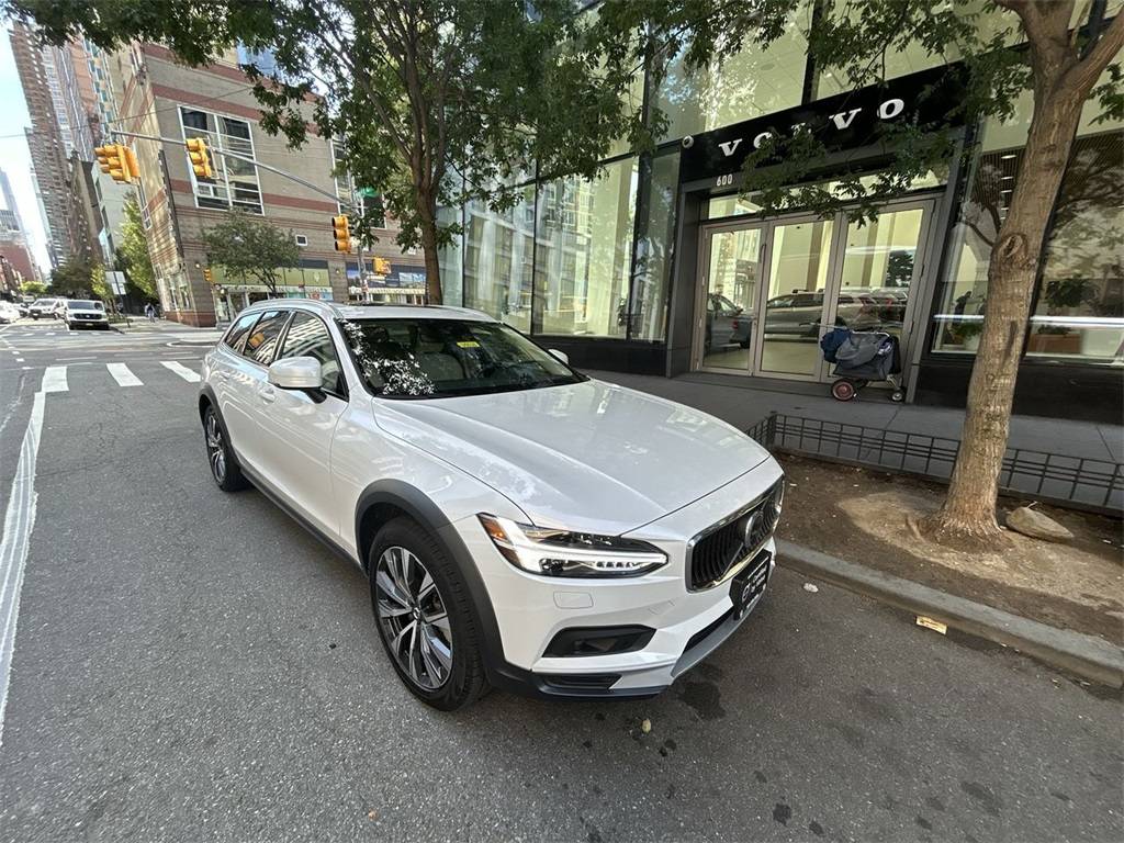 2021 Volvo V90 Cross Country T6 — Wagon — 9,590 mi — New York, NY