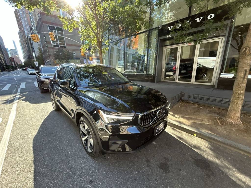 2025 Volvo XC40 Plus — SUV — 2,270 mi — New York, NY